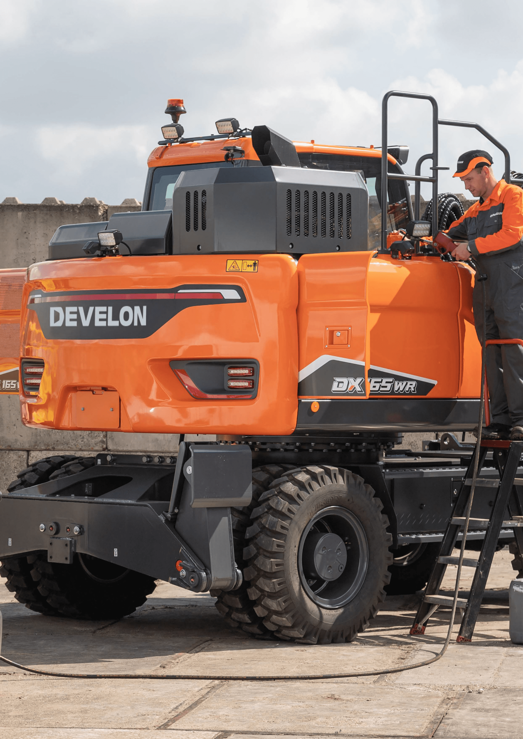 Develon-illicomat-engindechantier-machine-seinemaritime-eure-76-27-DX165WR-7K_1DX165WR-7K_2