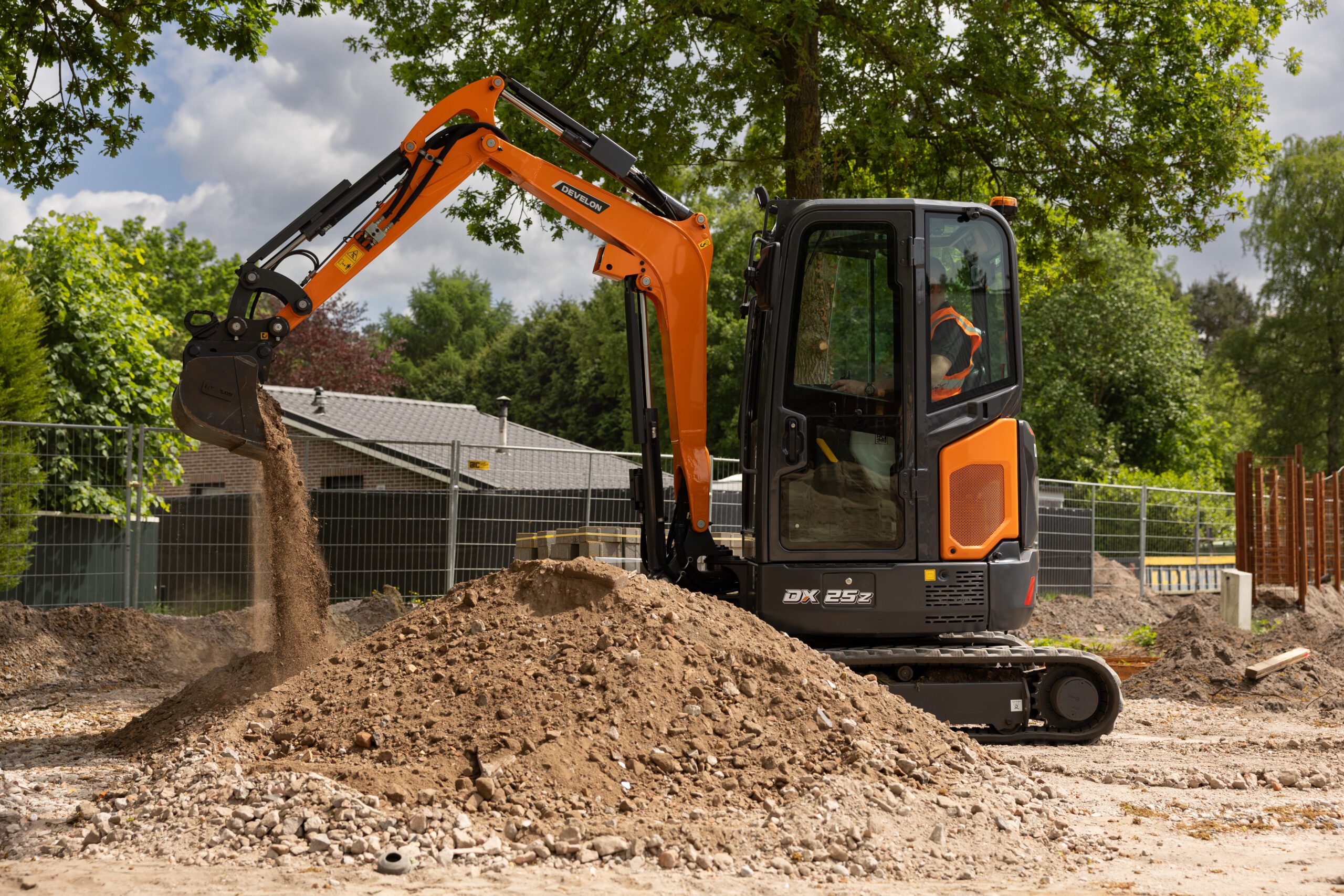 Develon-illicomat-engindechantier-machine-seinemaritime-eure-76-27-DX25Z-7_1