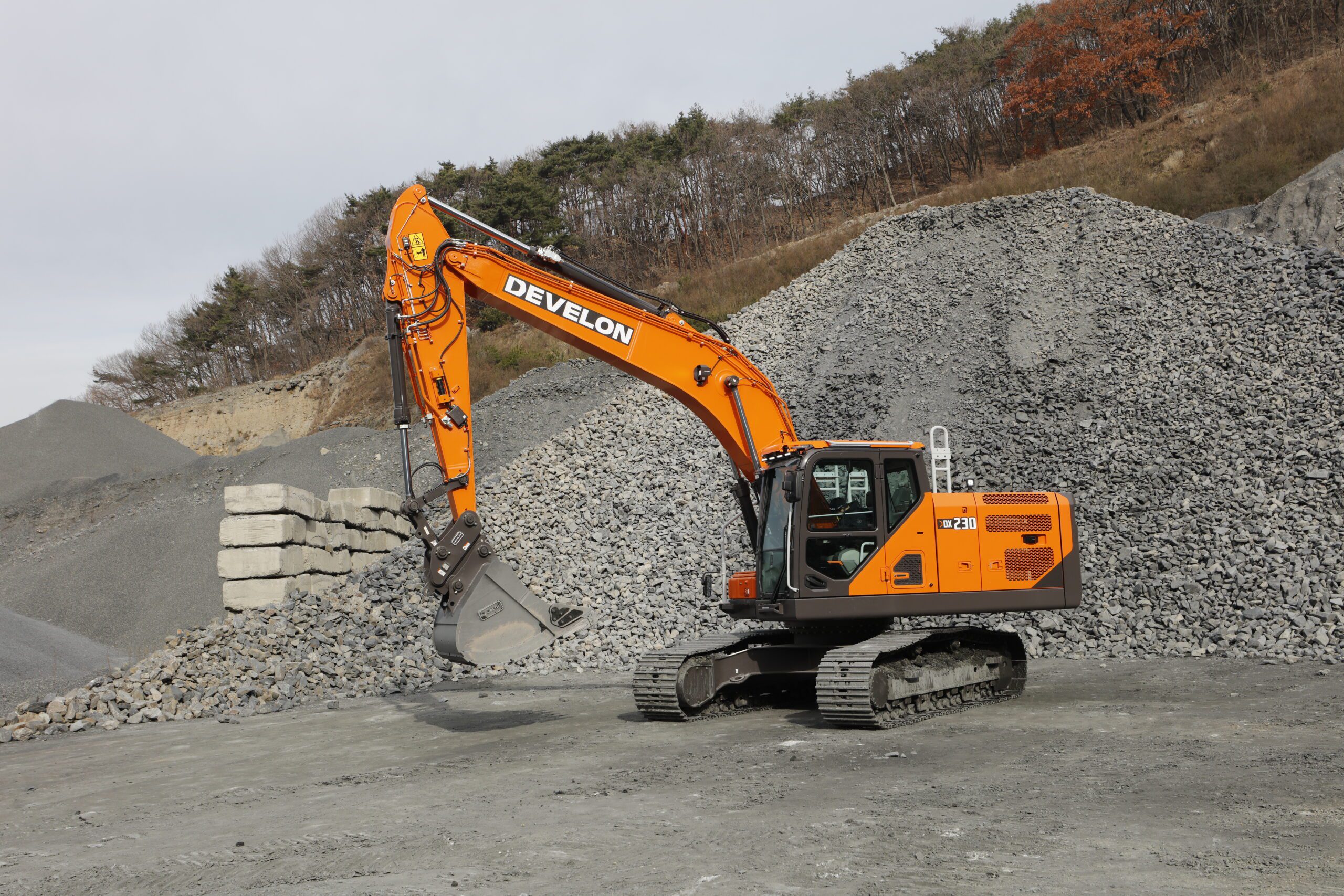 Develon-illicomat-engindechantier-machine-seinemaritime-eure-76-27-DX230LC-9_1