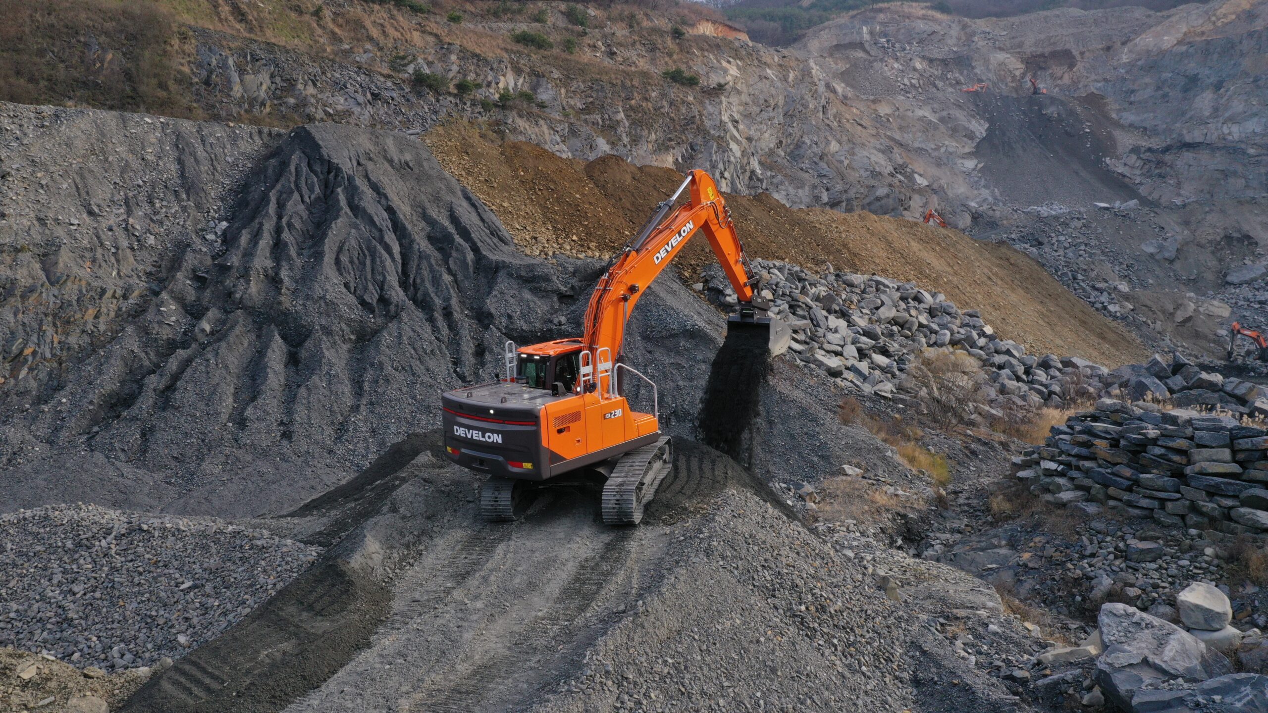 Develon-illicomat-engindechantier-machine-seinemaritime-eure-76-27-DX230LC-9_2